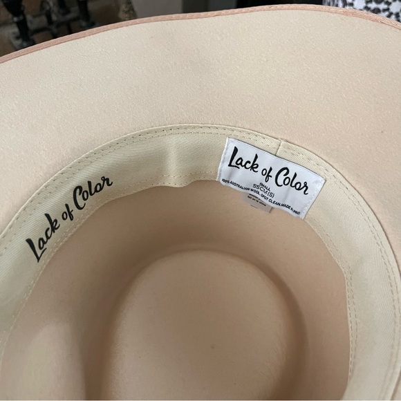 Lack of color wool hat size: small (55cm) - Picture 3 of 5